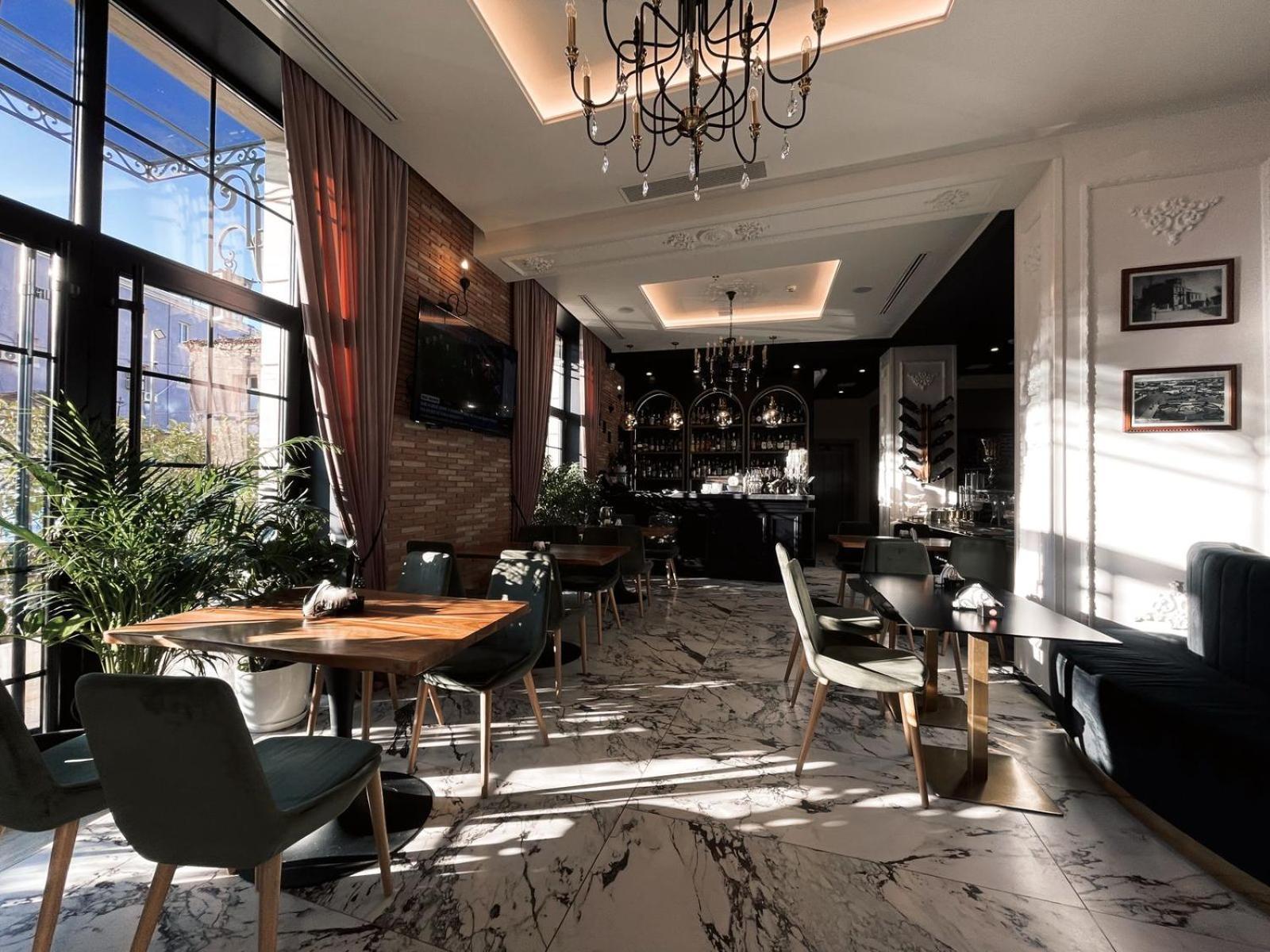Hotel Kloest Durrës Buitenkant foto