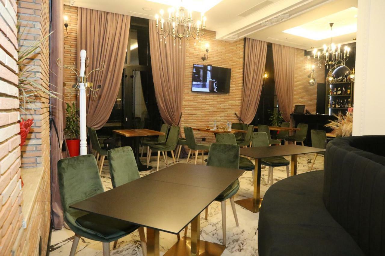 Hotel Kloest Durrës Buitenkant foto