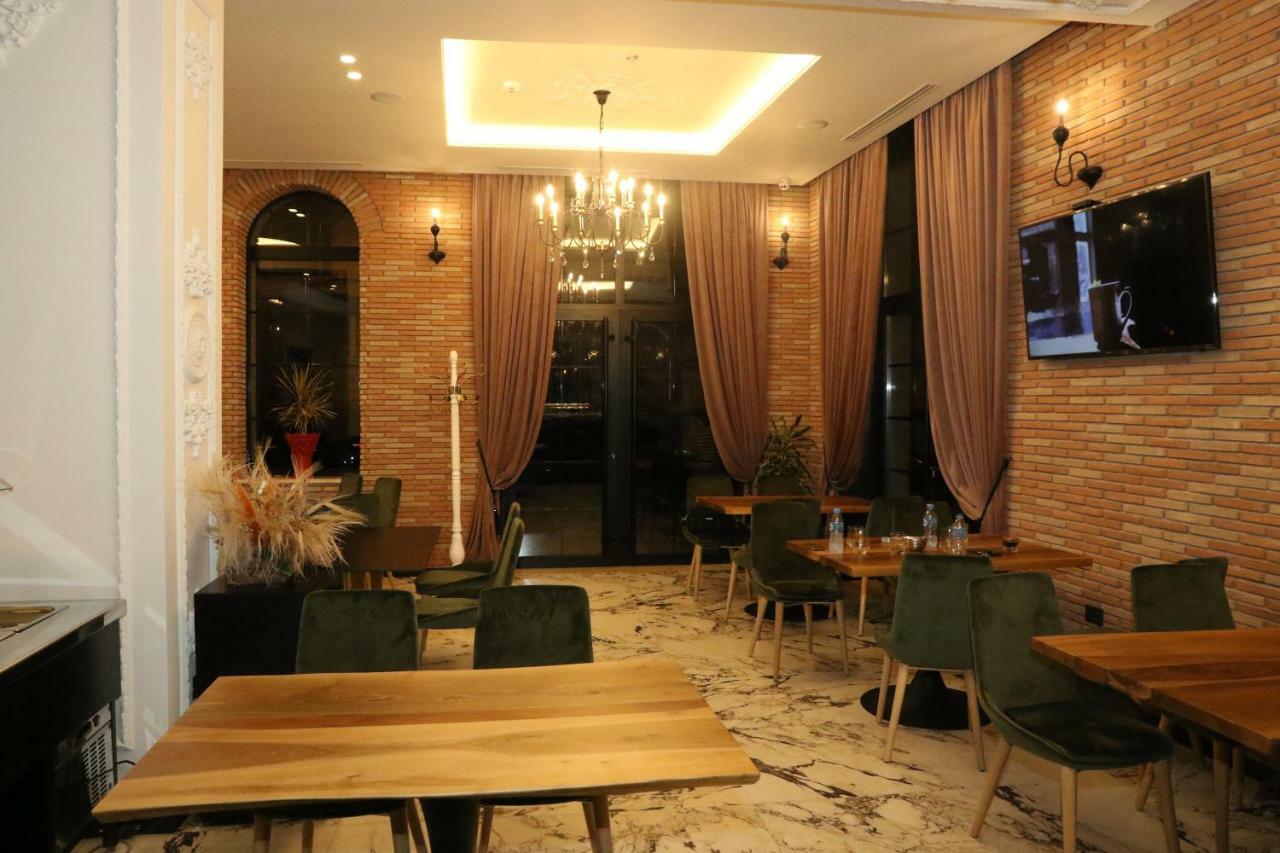 Hotel Kloest Durrës Buitenkant foto